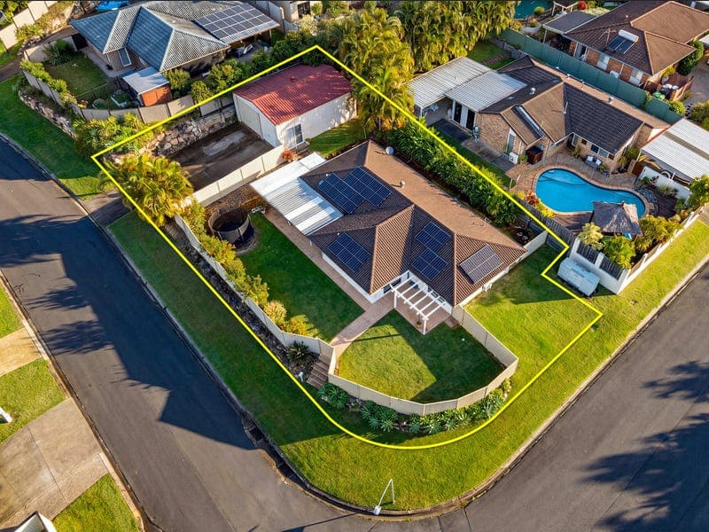 1 Amethyst Court, Carrara — photo 1 of 5