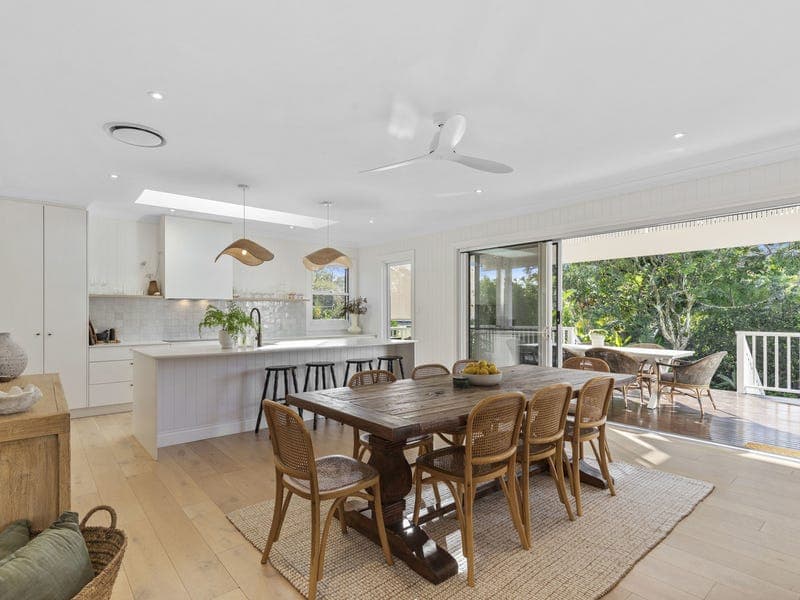 30 Tenth Avenue, Sandgate — photo 1 of 5