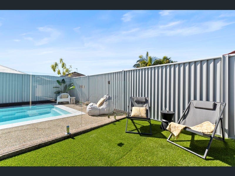 3 Lindesay Street, Caloundra West — photo 1 of 5