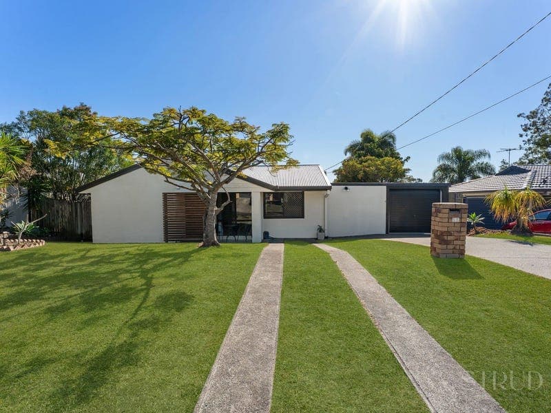 11 Crestwood Drive, Camira — photo 1 of 5