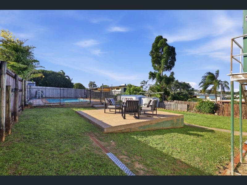 20 Cahill Crescent, Rural View — photo 1 of 5