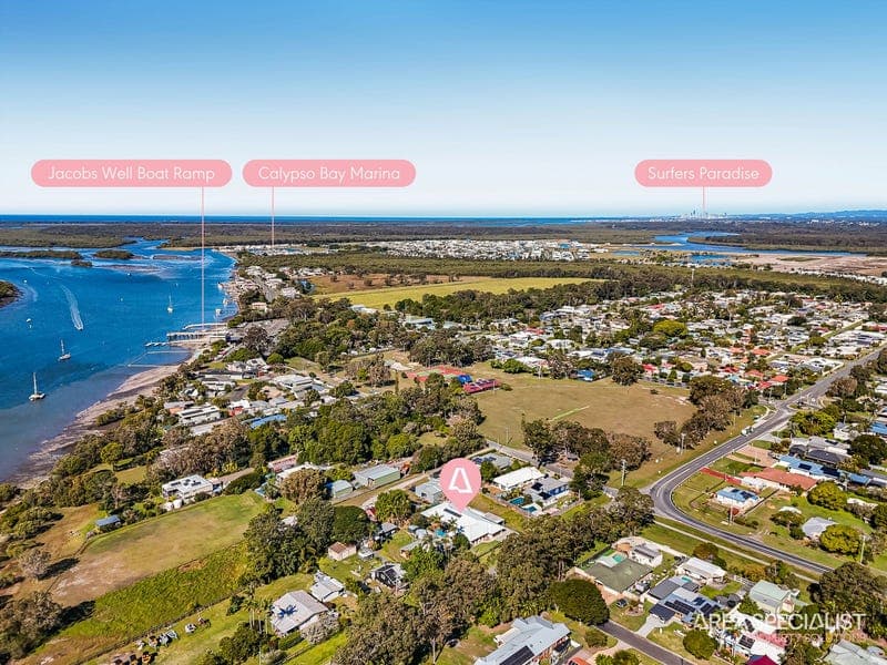 5 Seaview Avenue, Jacobs Well — photo 1 of 5