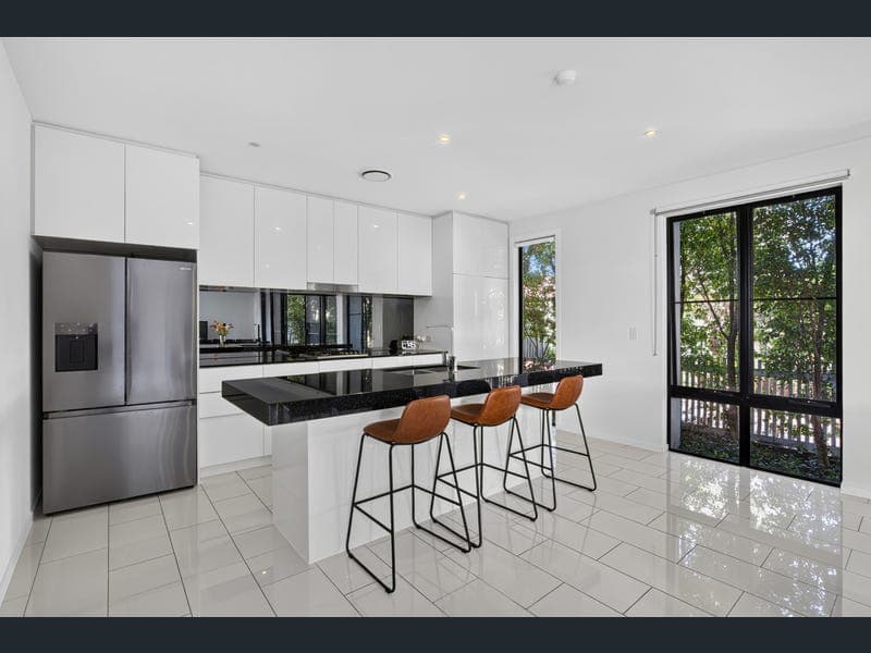 2671 The Address, Hope Island — photo 1 of 5