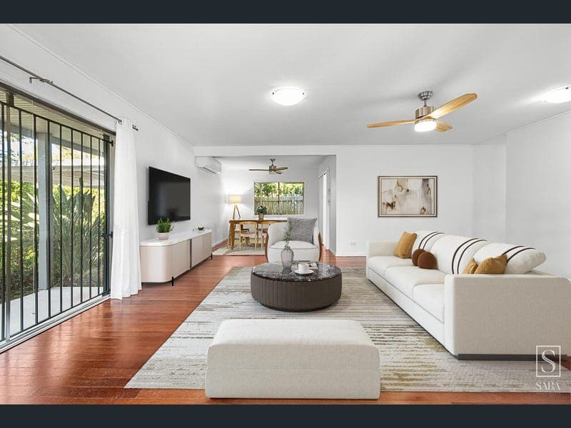 8 Gleneagle Street, Kenmore — photo 1 of 5
