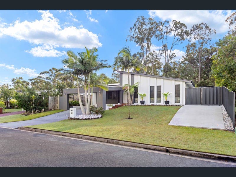 18 Bakers Ridge Drive, Oxenford — photo 1 of 5