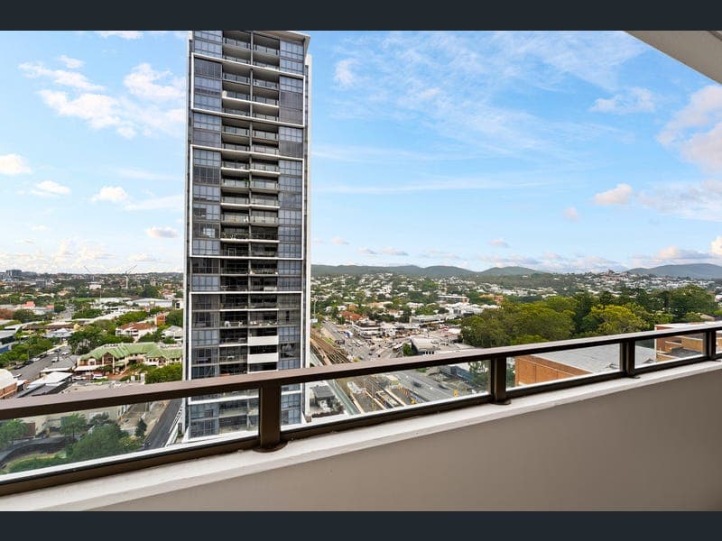 1703/33 Railway Terrace, Milton — photo 1 of 5