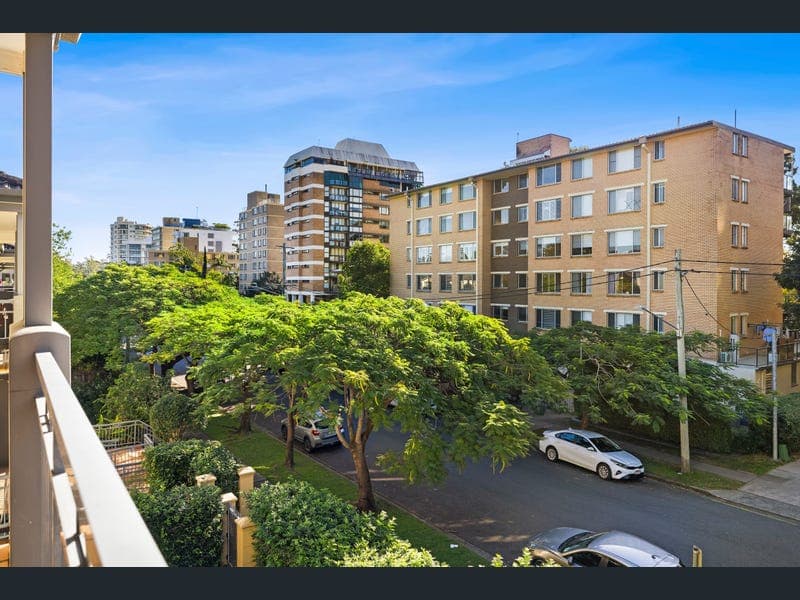 82/139 Macquarie Street, St Lucia — photo 1 of 5