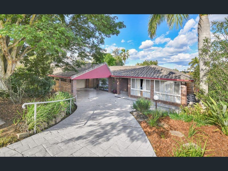 16 Lalina Street, Middle Park — photo 1 of 5