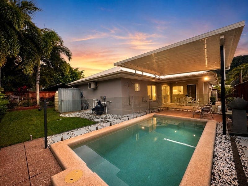 31 Seaways Street, Trinity Beach — photo 1 of 5