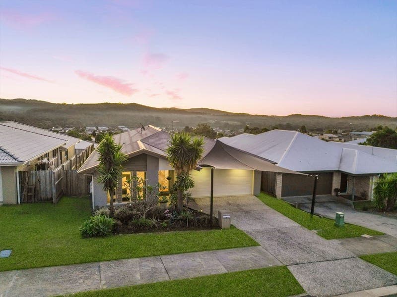 28 Nightshade Crescent, Pimpama — photo 1 of 5