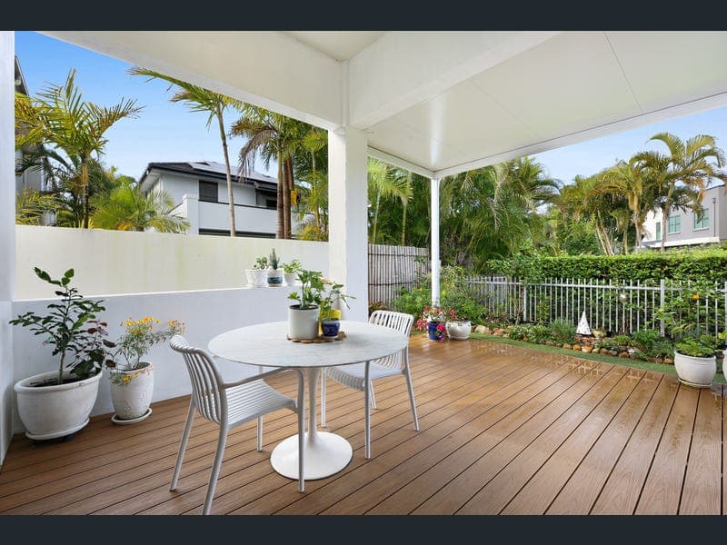 6149 Vico Avenue, Hope Island — photo 1 of 5