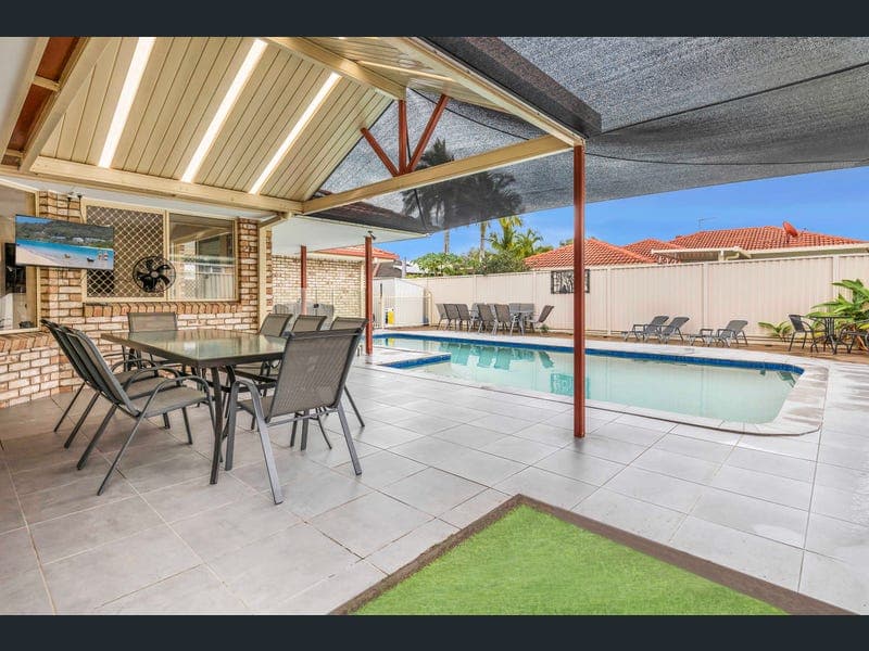 130 Bienvenue Drive, Currumbin Waters — photo 1 of 5