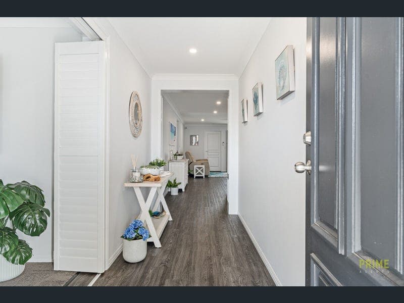 6 Lucinda Way, Eli Waters — photo 1 of 5