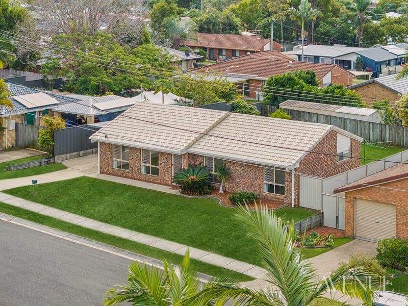 11 Belford Street, Boronia Heights — photo 1 of 5