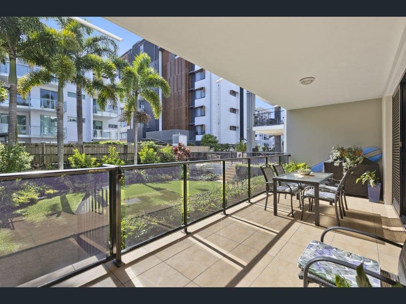 3/3 Johnston St, Bilinga — photo 1 of 5