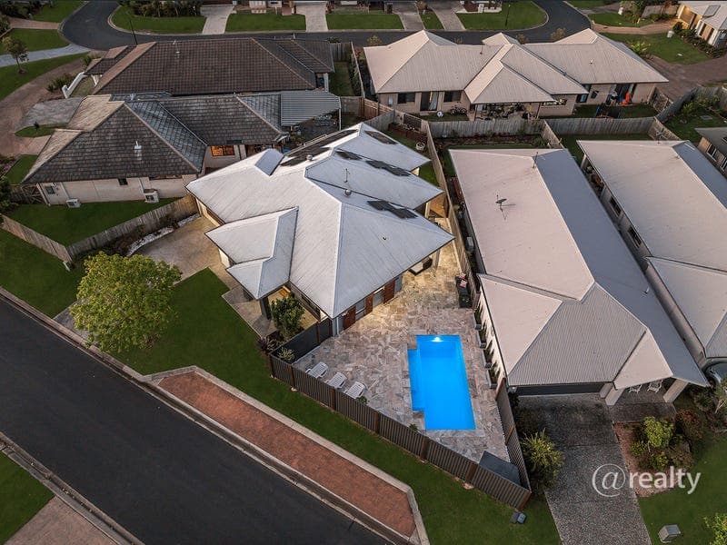 14 Ballyalla Crescent, Warner — photo 1 of 5
