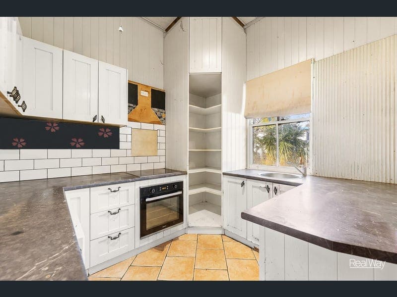 8 Kann Street, Goombungee — photo 1 of 5