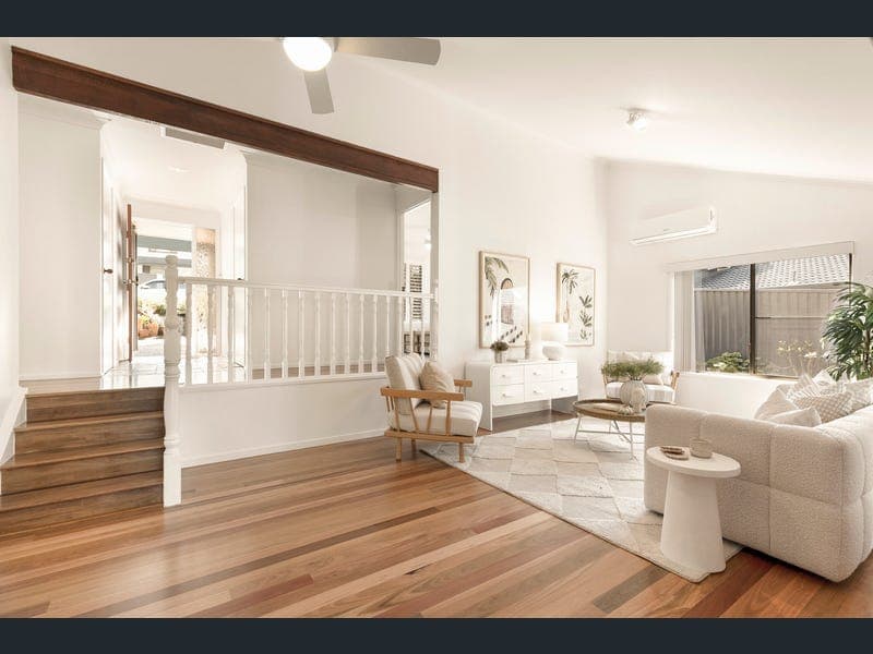 31 Sandringham Drive, Robina — photo 1 of 5