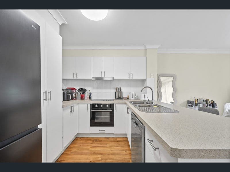 7/6 Tibbing Street, Nerang — photo 1 of 5