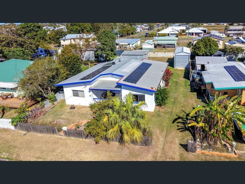 6 Mcgowan Street, Burnett Heads — photo 1 of 5