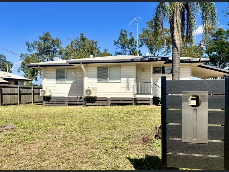 2 BELSHORE Street, Moranbah — photo 1 of 5