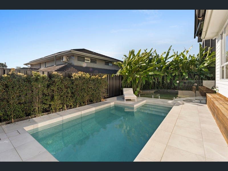 158 Beddoes Street, Holland Park — photo 1 of 5