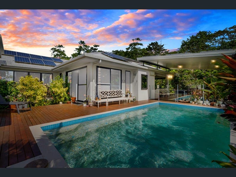 42 Mcbride Street, Redlynch — photo 1 of 5