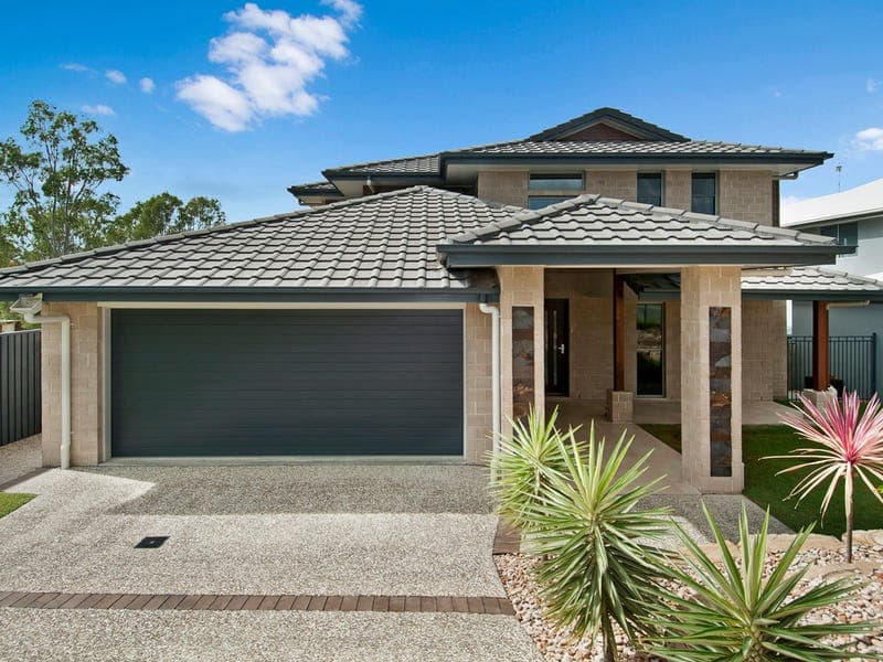 35 Long Island Drive, Windaroo — photo 1 of 5