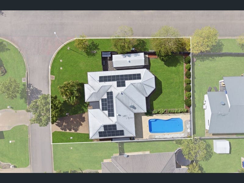 30 Logrunner Avenue, Bohle Plains — photo 1 of 5