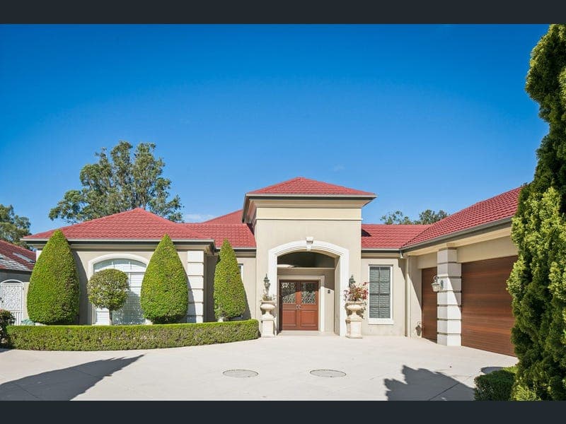 3187 Riverleigh Drive, Hope Island — photo 1 of 5