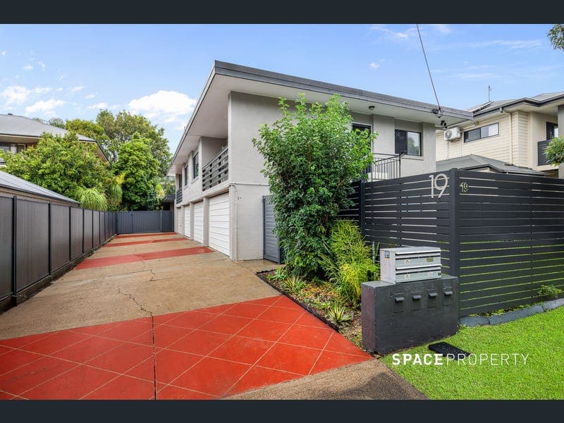 2/19 Wongara Street, Clayfield — photo 1 of 5