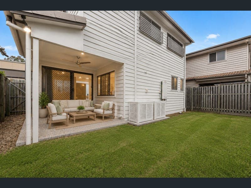 6 Millstream Lane, Fitzgibbon — photo 1 of 5