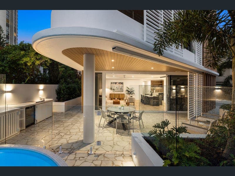 1/34 Tedder Avenue, Main Beach — photo 1 of 5