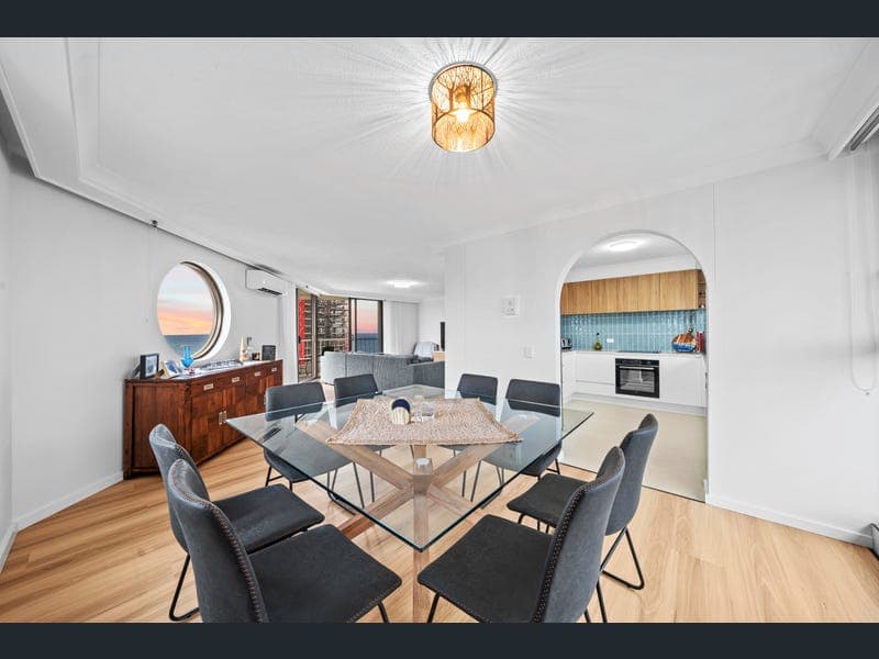 51/4 Thornton Street, Surfers Paradise — photo 1 of 5