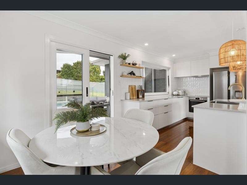 20 Violet Street, Everton Hills — photo 1 of 5