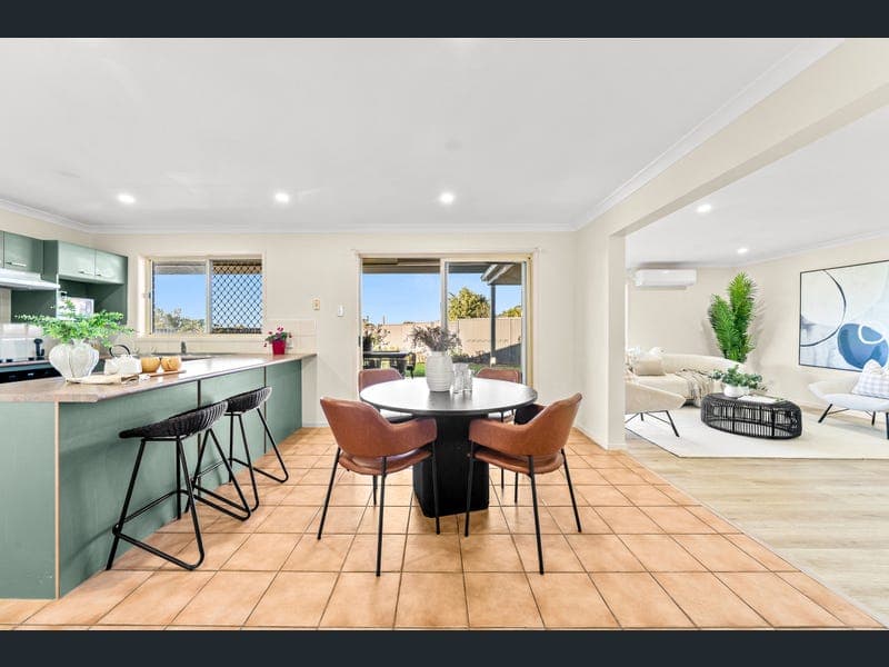 10 Robinson Crescent, Runcorn — photo 1 of 5