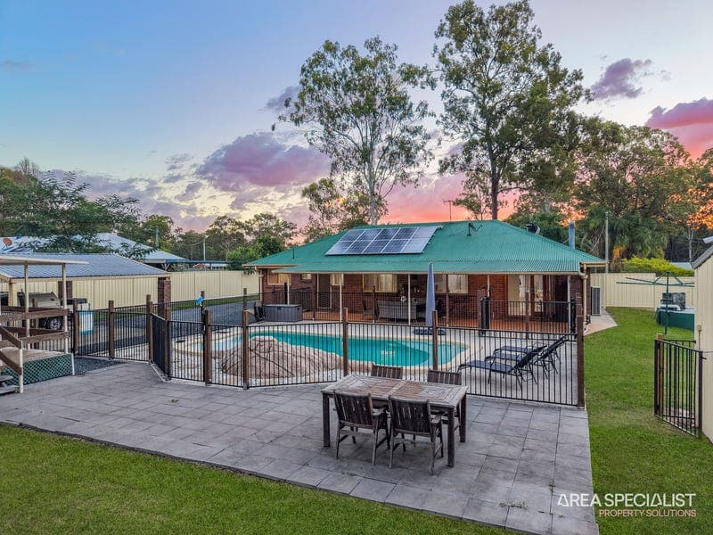 69 Holyman Court, South Maclean — photo 1 of 5