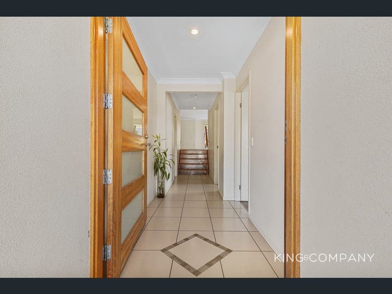 8 Willow Rise Drive, Waterford — photo 1 of 5
