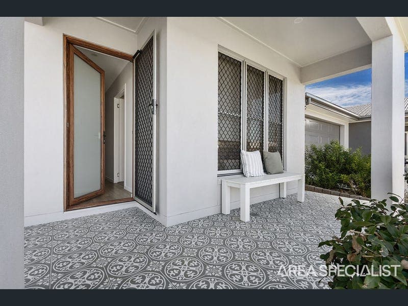 30 Chester Crescent, Andergrove — photo 1 of 5