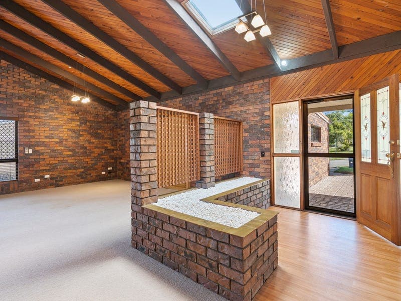 20 Cumberland Drive, Alexandra Hills — photo 1 of 5