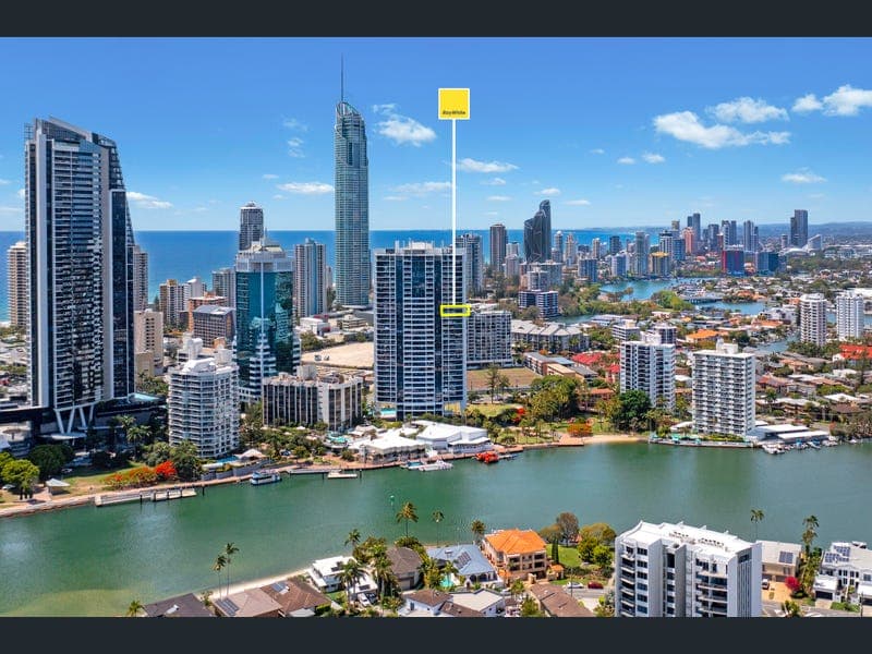 2101/4 Wahroonga Place, Surfers Paradise — photo 1 of 5