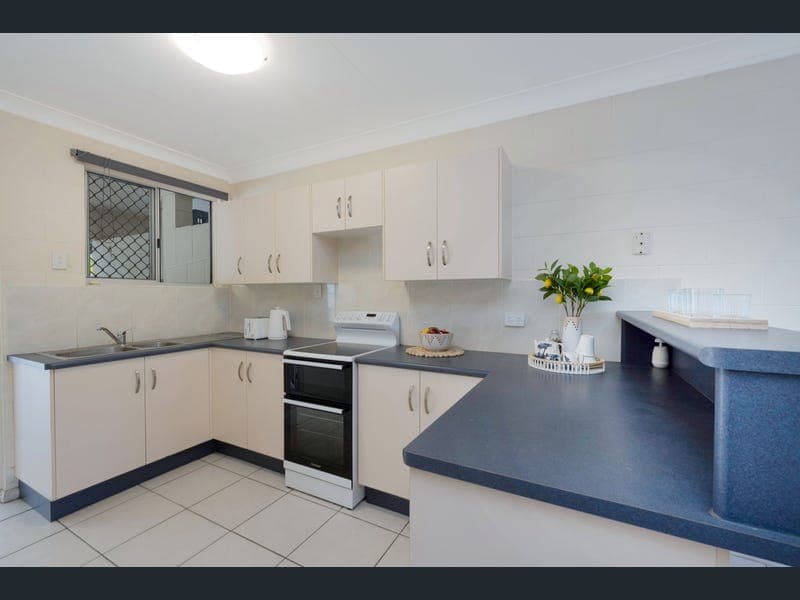 3/6 Crauford Street, West End — photo 1 of 5