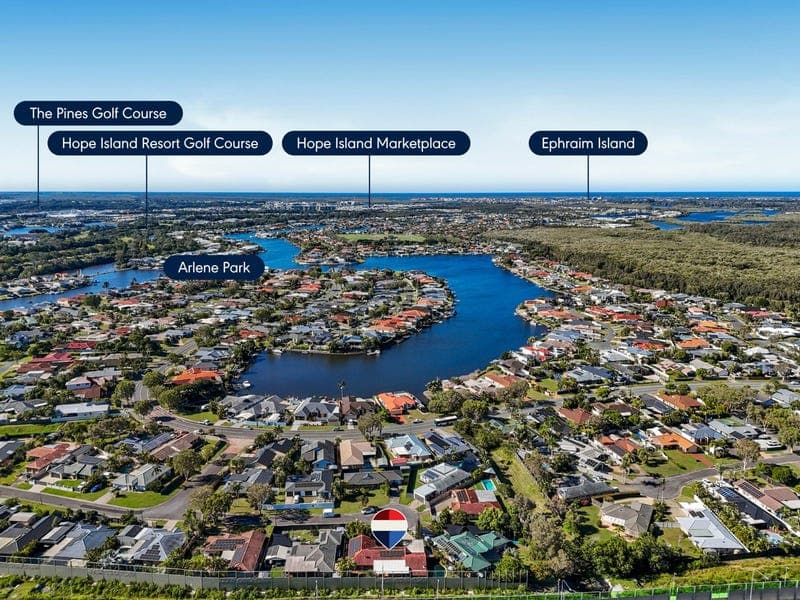 4 Rosswood Court, Helensvale — photo 1 of 5