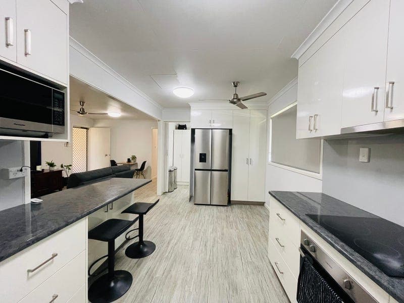 2 BOWEN Court, Moranbah — photo 1 of 5