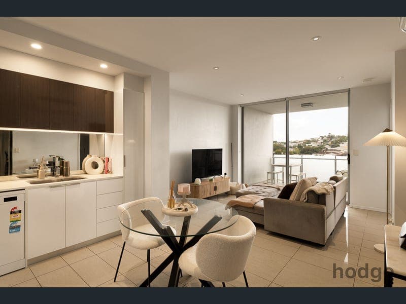 102/676 Brunswick Street, New Farm — photo 1 of 5
