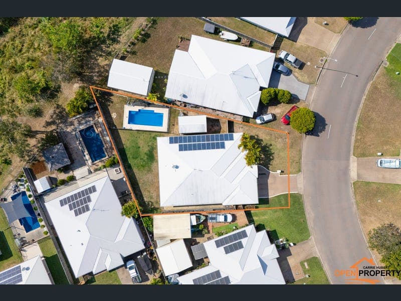 46 Hillock Crescent, Bushland Beach — photo 1 of 5