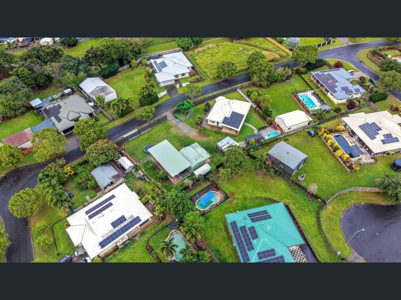 11-13 Burn Close, Gordonvale — photo 1 of 5