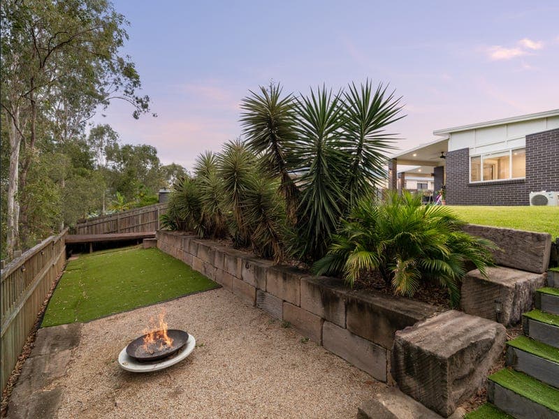 27 Sovereign Drive, Deebing Heights — photo 1 of 5