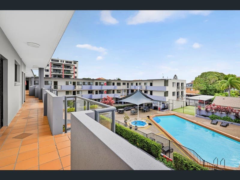305/132 Marine Parade, Southport — photo 1 of 5