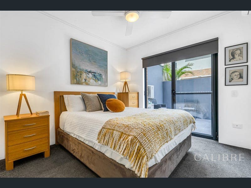 110 Commercial Road, Teneriffe — photo 1 of 5